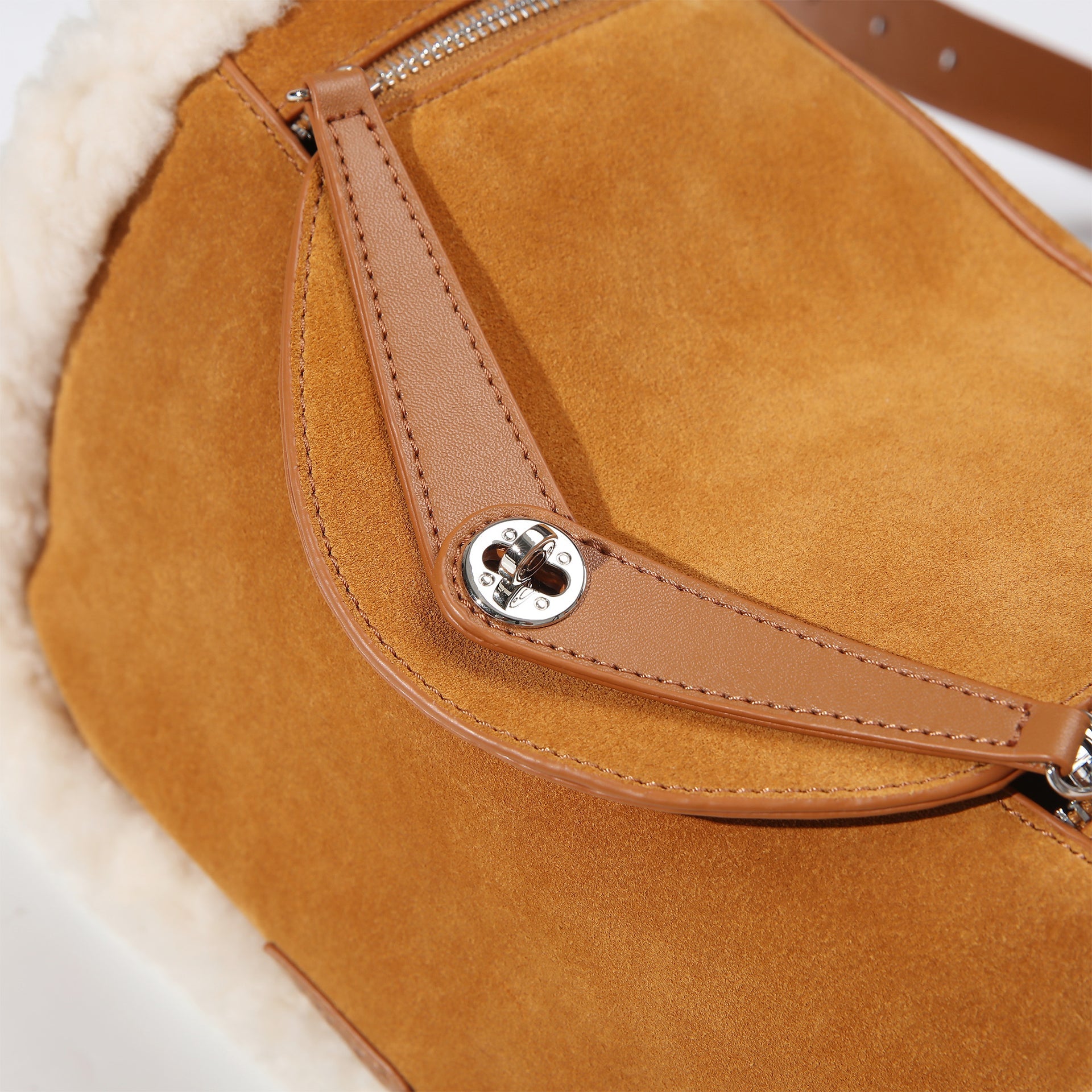 Premium Cia Bag Uggs, for women in Chestnut view 4
